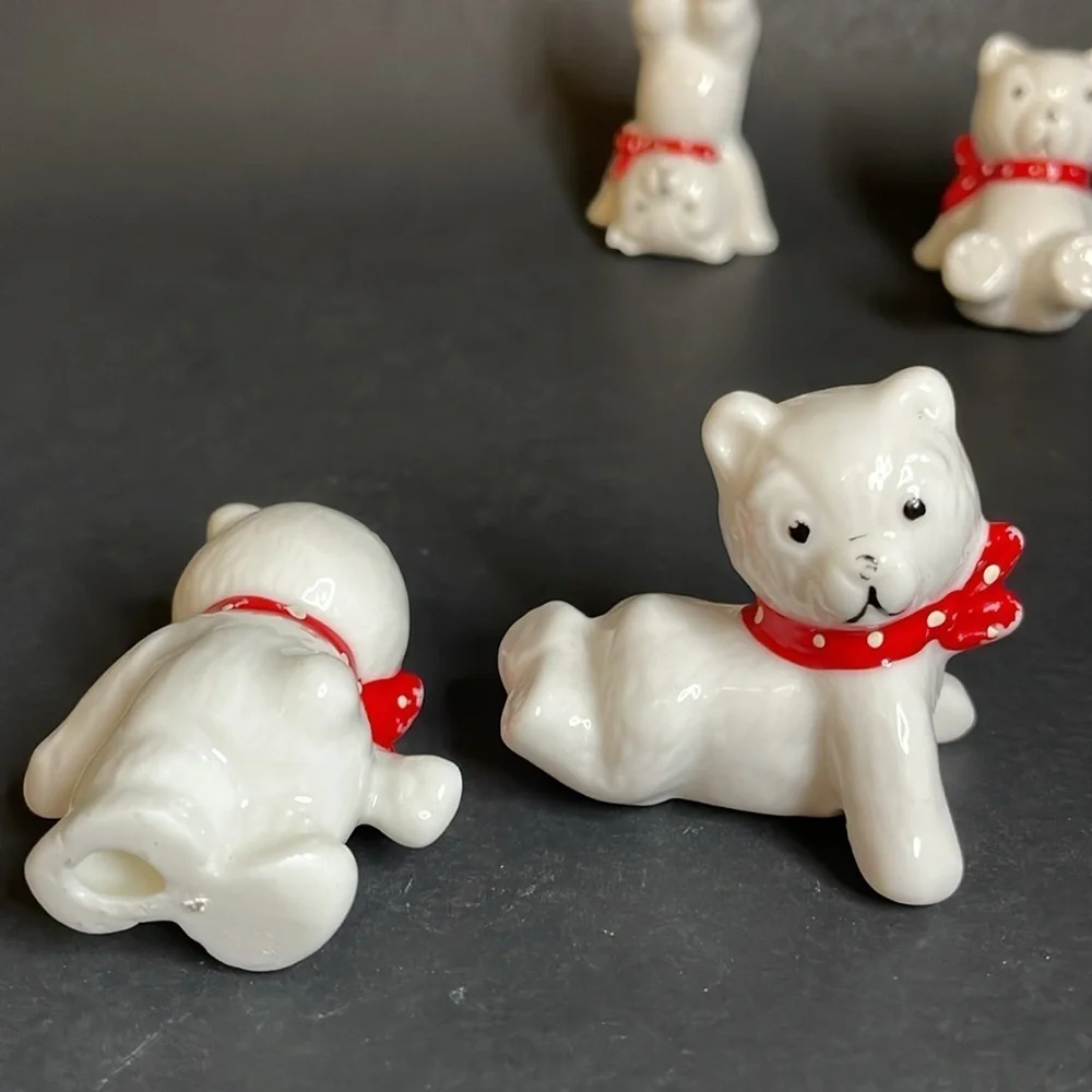 Set‎ of (4) Porcelain/china Posing Polar Bears with Red Bows